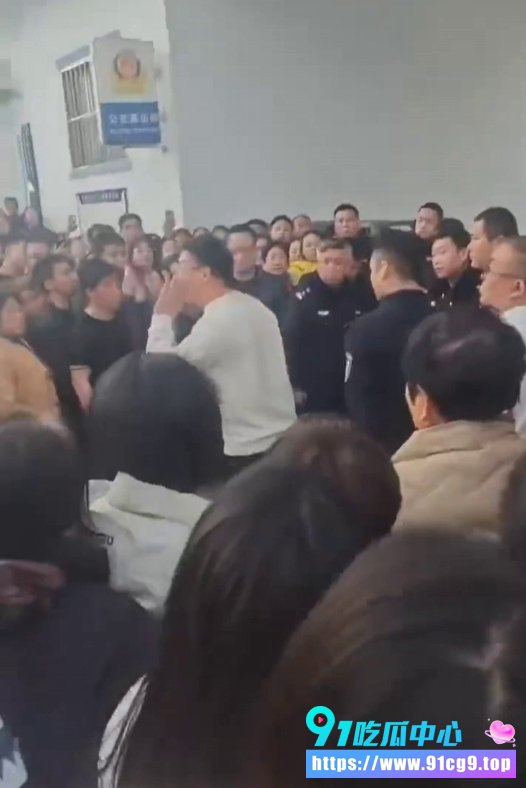 大瓜~🔥🍉 河北魏县车往镇郝村7男2女聚众淫乱事件 男主将事情闹到公安局 全村都出来围观了! (1).png