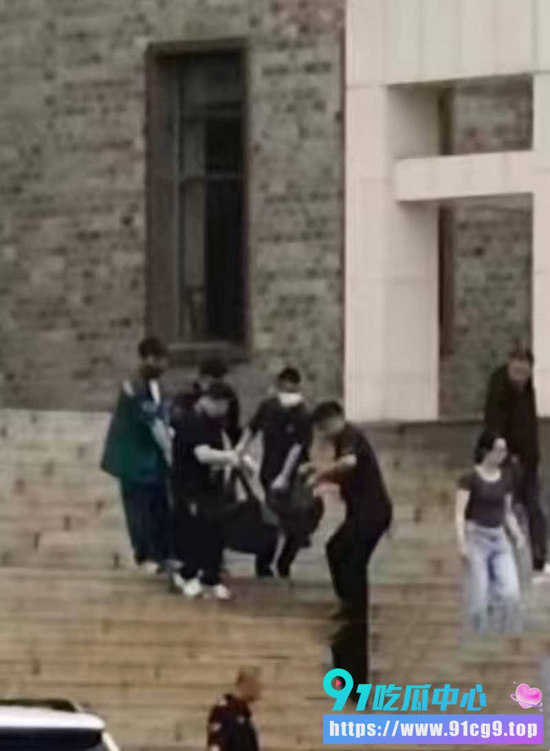 毕业八年回母校杀院长❗️❓️沈阳工业大学突发惊天血案 背后隐情让人毛骨悚然! (13).JPG
