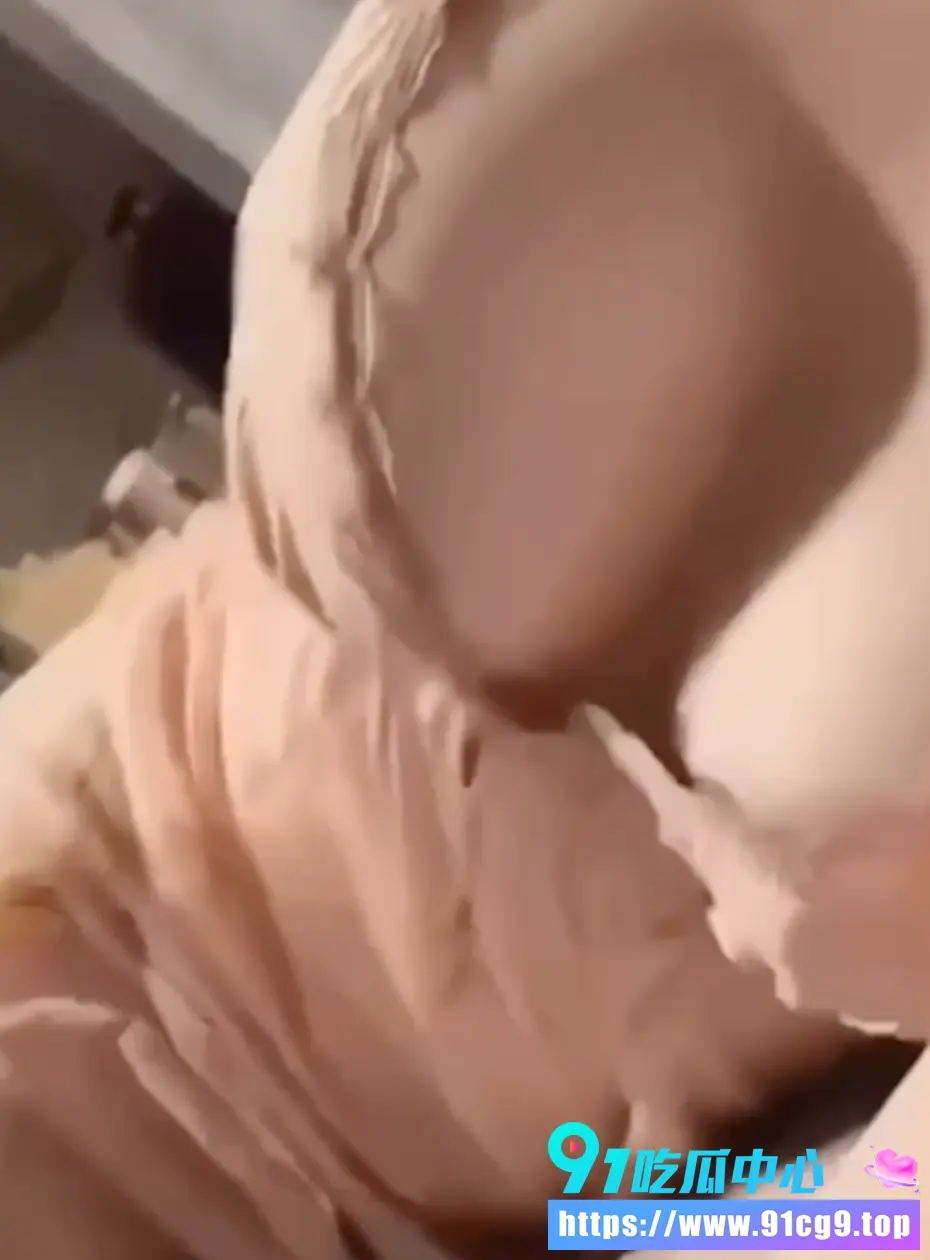 抖音极品身材御姐大Amy 黑丝美足抠逼自慰 床上后入和女上位被操高潮福利合集!6.webp