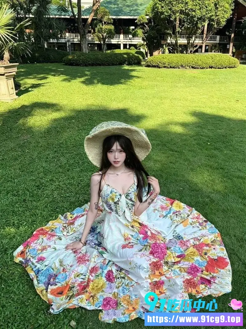 (反差曝光)反差网红福利姬 浆果儿 公园露出视频流出 户外直接被后入猛干 喷得地上一片狼藉4.webp