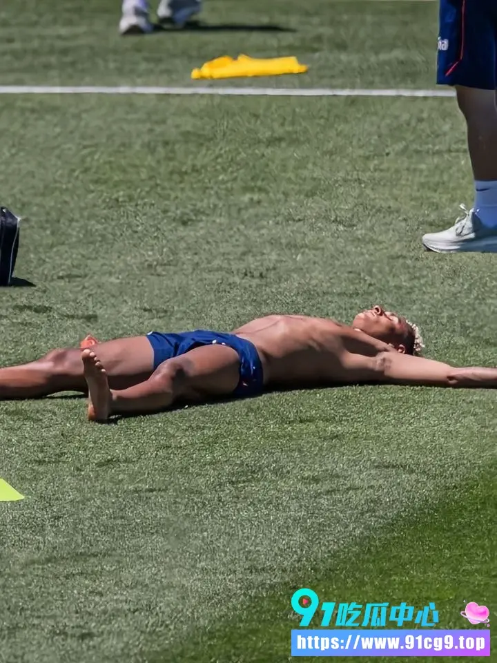 2026美加墨世界杯 各国球员落地美国备战前瞻!欧洲球员快被美国“蒸笼”烤熟了😂🔥 (2).webp