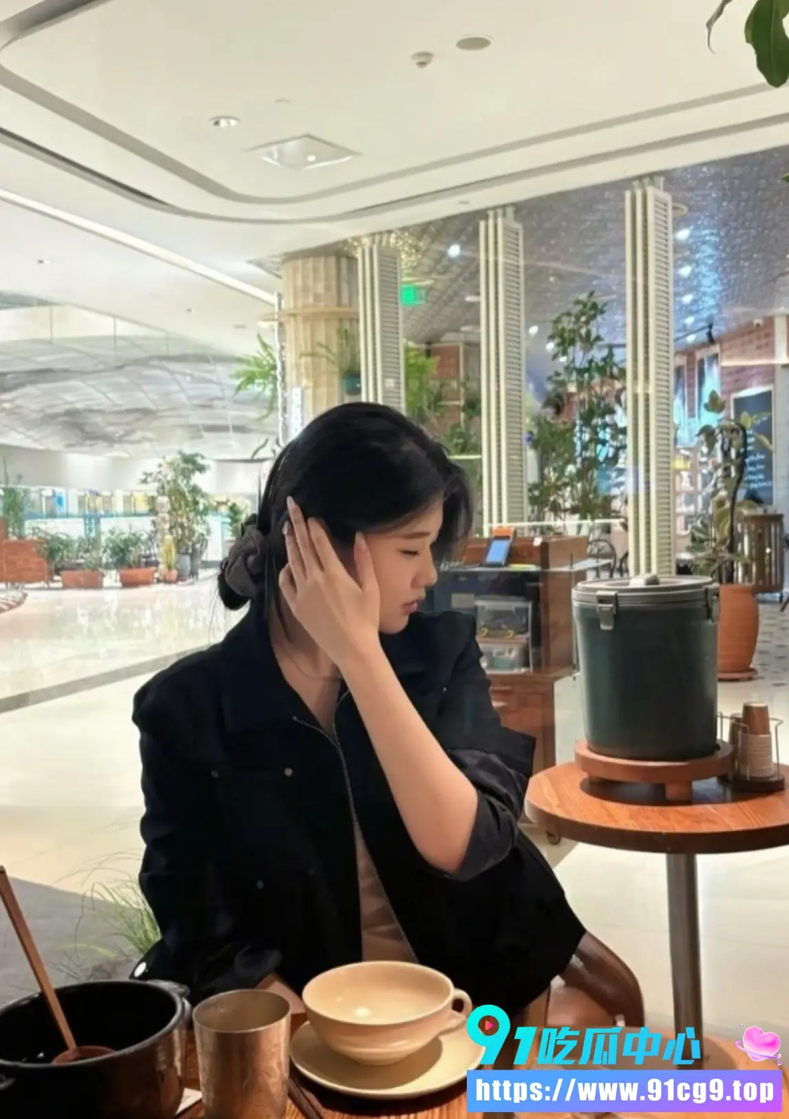广东佛山少妇 林春霞 私下反差一面曝光 巨乳口交大鸡巴私拍视频流出!🔥 (3).webp