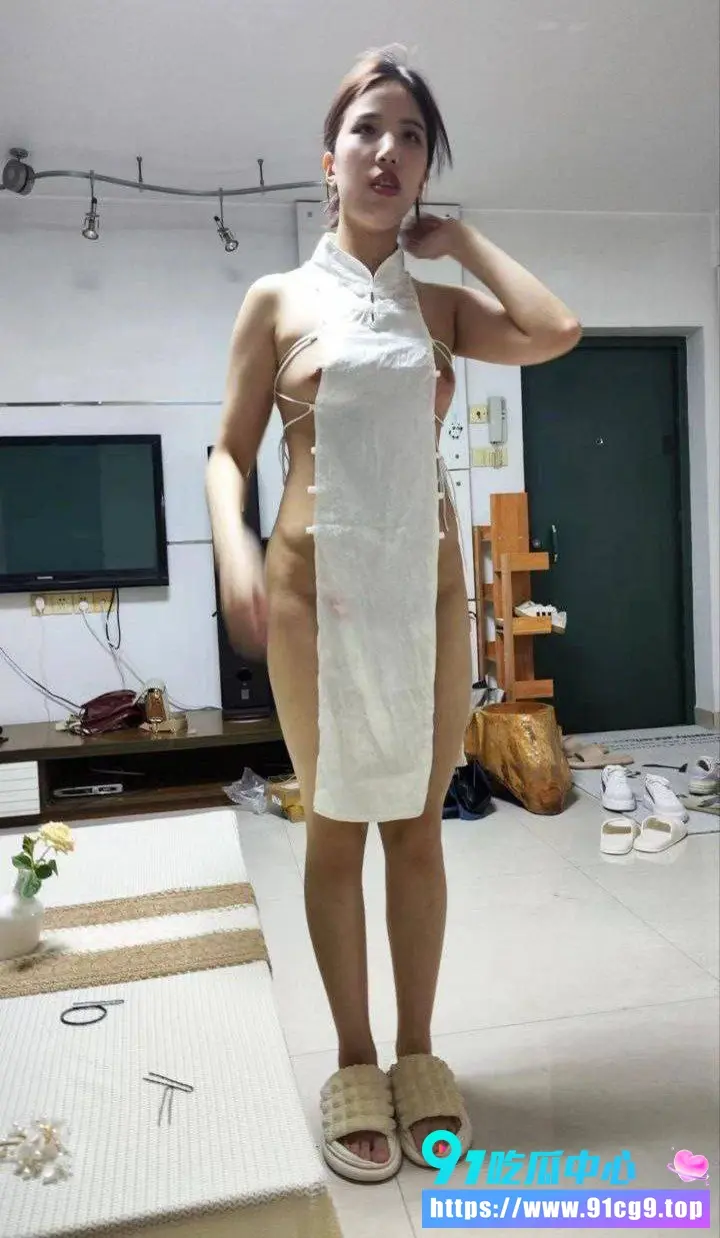 宝马男勾搭别人老婆被当场抓包 绿帽老公踩油门怒撞奸夫 直接当场吃报应!💚 (4).webp