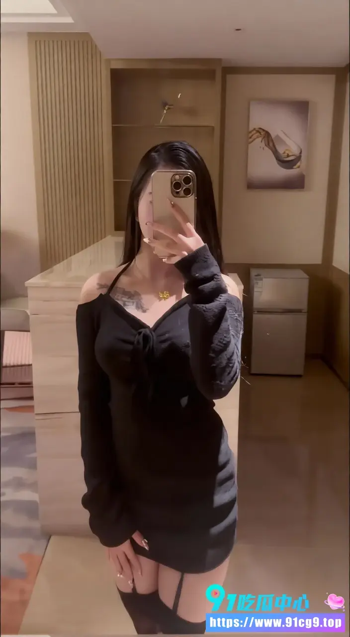 广佛深第一楼凤 晴宝 最新调教野战母狗服侍金主合集流出 看完绝对刷新三观 (3).webp