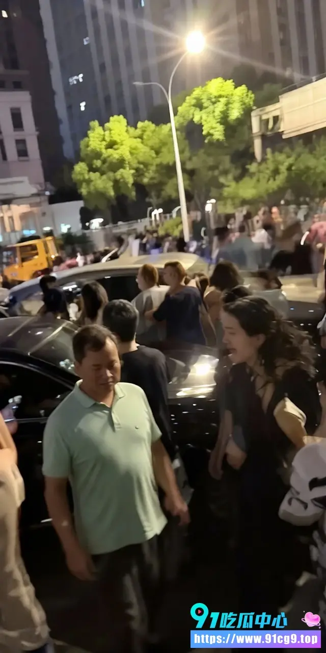 武汉武昌2亿危废实验室 紧挨居民楼 导致核心区爆发大规模群体抗议引发全网关注 (1).webp