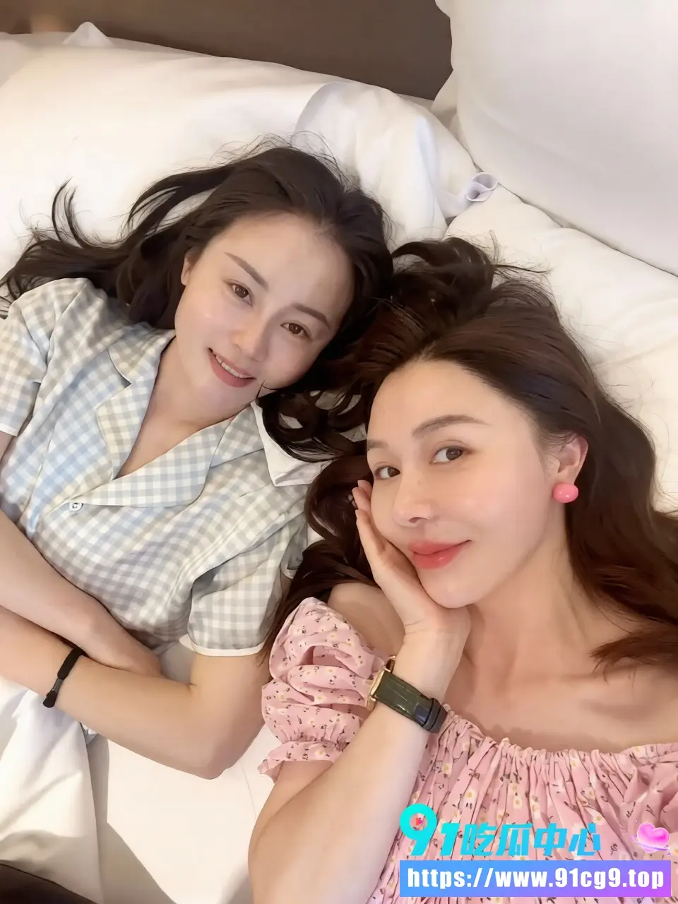 浙江绍兴御姐 袁鸿鑫 顶级骚货 情趣内衣床上疯狂淫语夸老公猛操骚逼 太会玩了 (3).webp