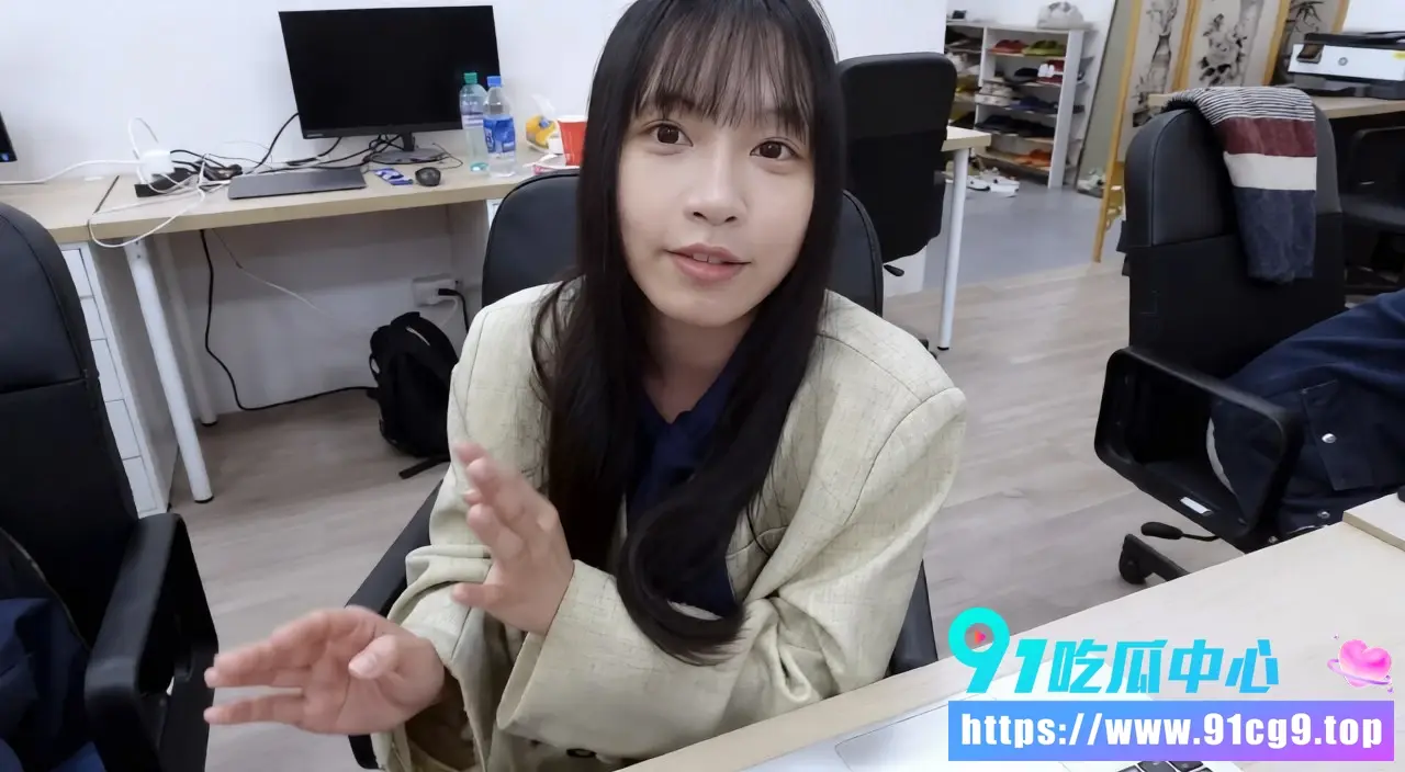 台湾人气女优 苏畅 直播分享AV行业残酷内幕 早起拍片深夜收工身心疲惫压力巨大 (4).webp