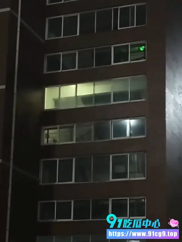 大昌七中夜拍女鬼学生录下红衣诡影次日暴毙成干尸太渗人了 (3).webp