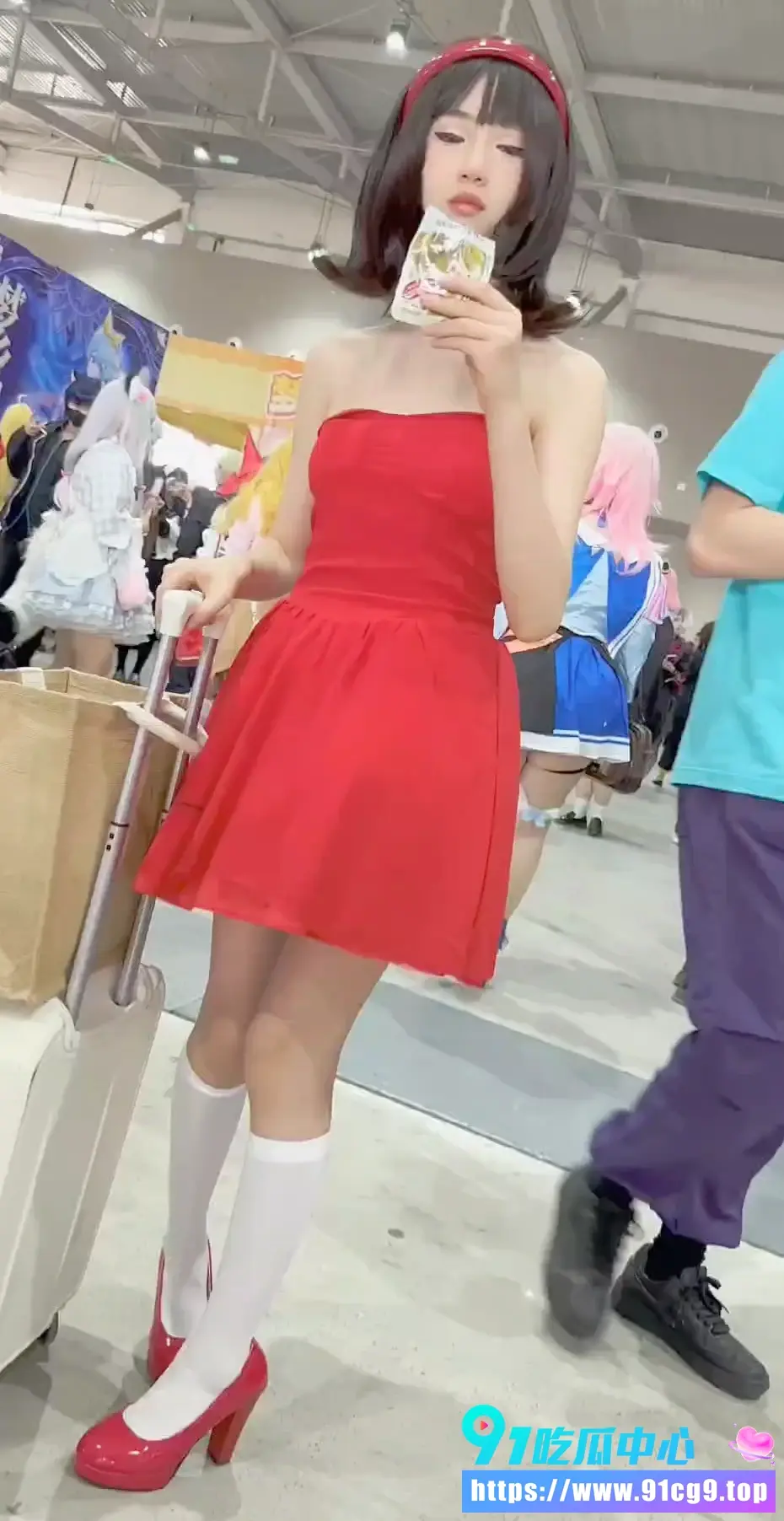 【偷拍资源】学生妹精致打扮逛展红色抹胸长裙 一次性内内贴着CD反差尺度大【偷拍资源】学生妹精致打扮逛展红色抹胸长裙 一次性内内贴着CD反差尺度大【偷拍资源】学生妹精致打扮逛展红色抹胸长裙 一次性内内贴着CD反差尺度大【反差曝光】学生妹精致打扮逛展红色抹胸长裙 一次性内内贴着CD反差尺度大截屏2026-06-14 01.45.12.webp