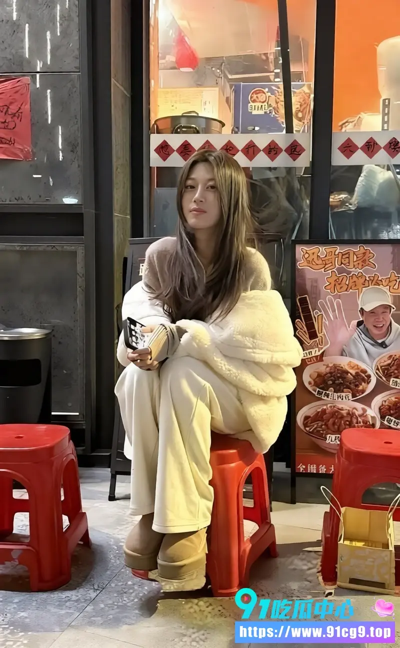 【反差曝光】广州理工高颜值大学生郑玮婷被包养 金主酒店猛操后口交吞精 母狗反差拉满2026-06-13 20.05.04.webp