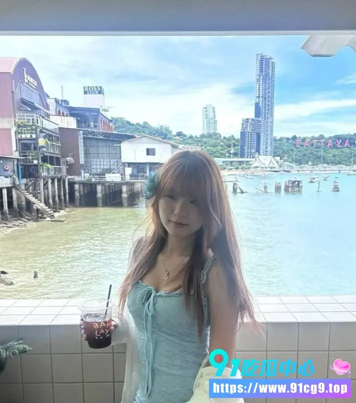 台湾国立科技大学邓慧珊 私密视频流出 戴狗链在床上被操到失控💦 (3).webp