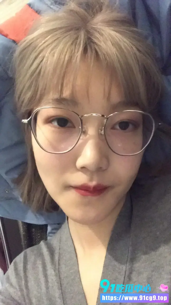 象牙塔也崩塌了!青藤双语实验学校美女老师林曼私密视频流出 知性人设彻底翻车! (2).webp