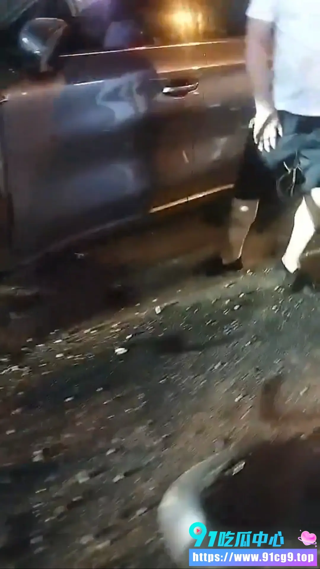 河南漯河五一路严重车祸!🚗三名女士不幸身亡 现场一片狼藉 出行安全再敲警钟 (5).webp