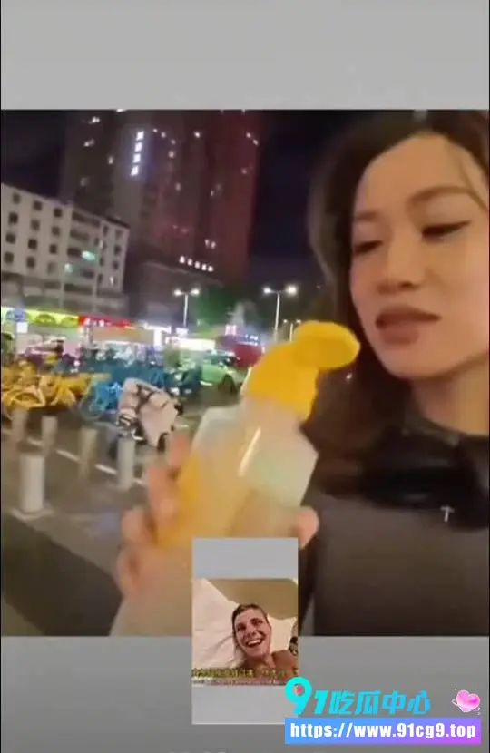丢人丢到国外🙄西安街头百元麻辣烫放倒中国妹子?英国洋垃圾酒店偷录视频全网炫耀 (5).webp