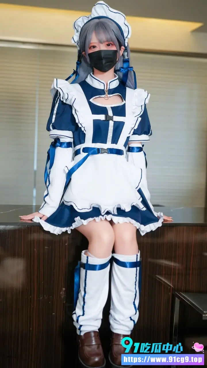 二次元网红 未知 女仆装视频福利流出!私下激情自慰自拍 为了碎银几两把底线玩丢 (5).webp