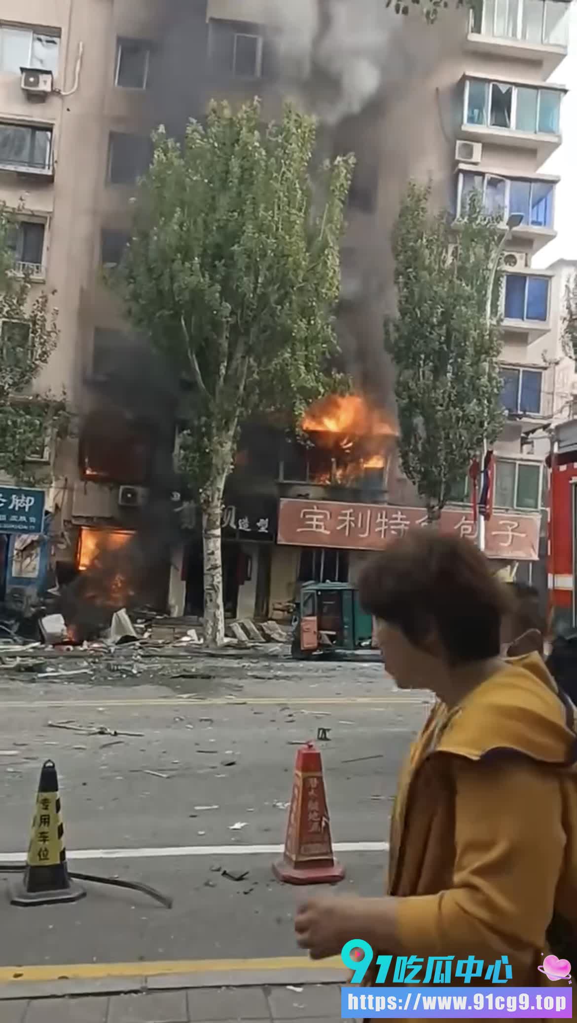 辽宁本溪 临街商铺突发大爆炸 2死13伤!💥🔥燃气安全必须严查 安全防线岂容失守 (4).jpg