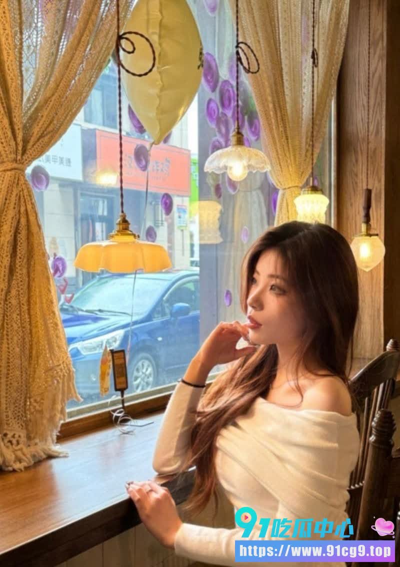 性感黑丝女友在线调教 看起来很清纯实际背地里是个反差母狗 开档黑丝激情后入 (5).jpg