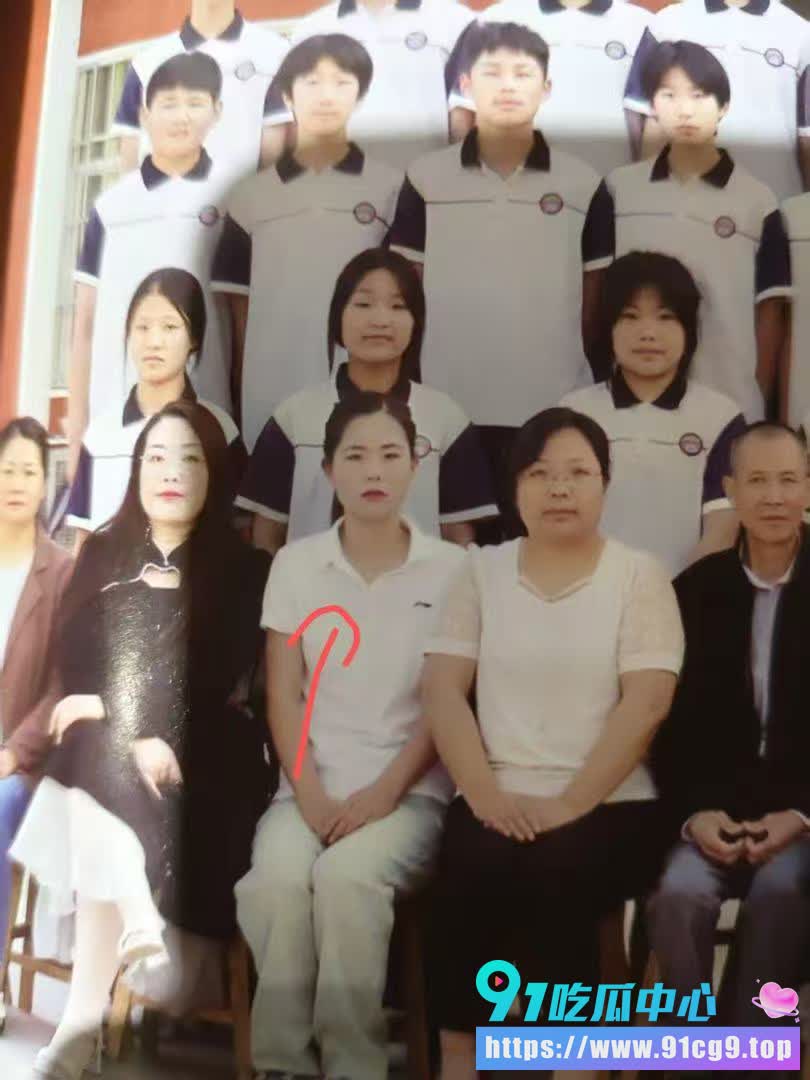 偷情丢性命!😱山东临沂郯城 新村中学女教师持刀捅死副校长 行凶后随即自尽 (3).JPG