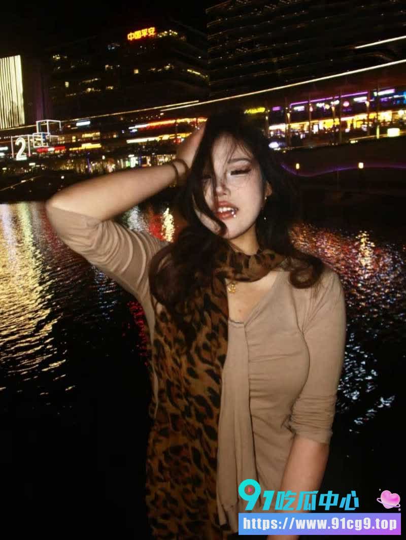 浙江大学校花 张舒莹 第一次穿婚纱不在婚礼 而是在床上👰被金主后入猛干反差感拉满 (10).jpg