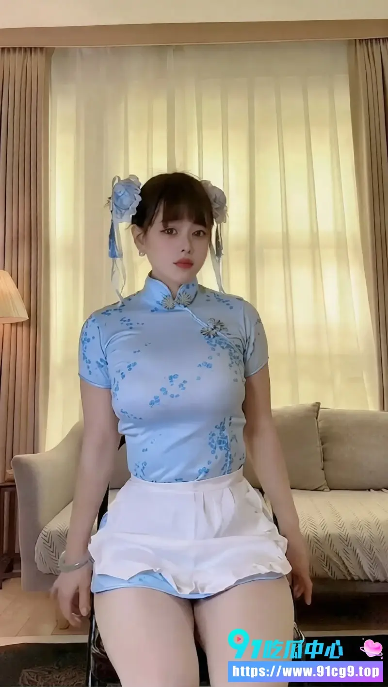 抖音一字马小仙女芸香香爱瑜伽 极品美臀瑜伽网红 露点一字马漏B勾引福利 (5).webp