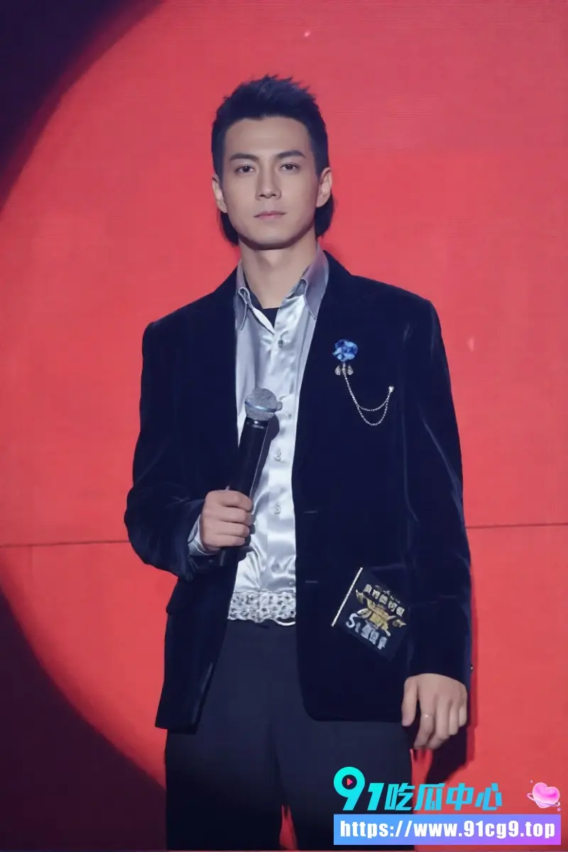 铠甲勇士炎龙铠甲召唤人 张殿菲 出轨聊骚约炮遭曝光 前川航空姐怒锤聊骚惯犯骗钱骗色! (15).webp