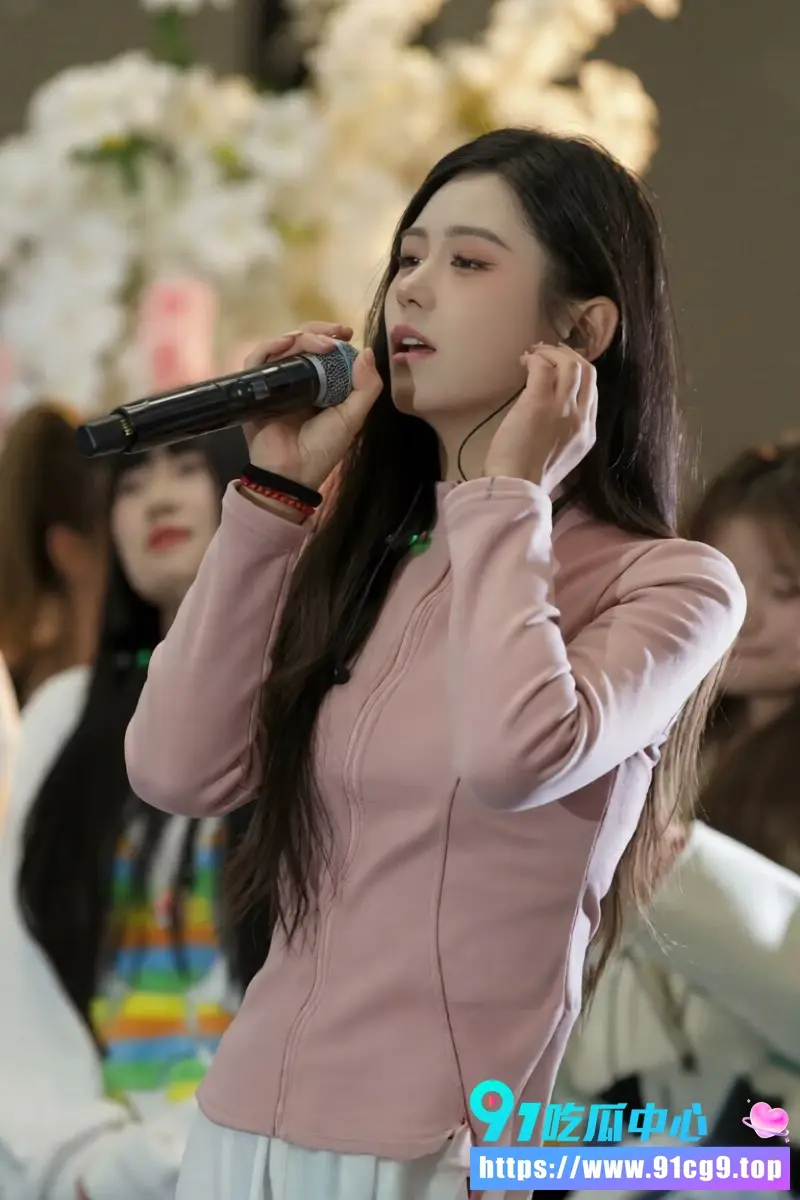 抖音网红豆豆吃不饱离婚内幕全曝光 五周年庆高杰当众求婚成功却被扒小三上位 小云儿离婚内幕全曝光! (2).webp
