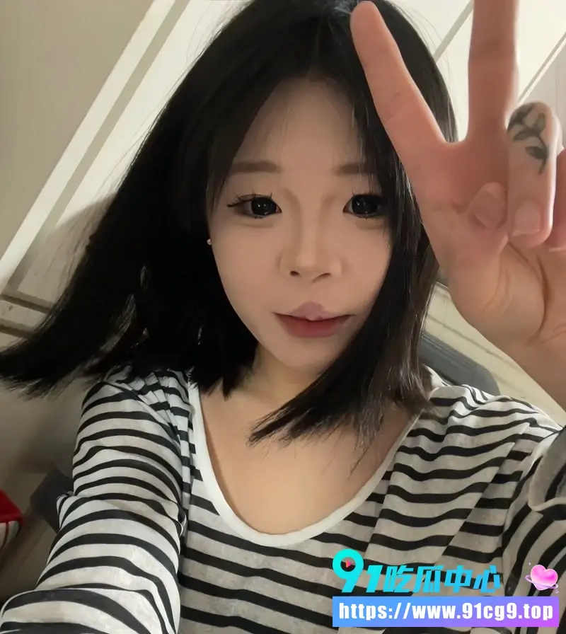 武汉师范大学清纯学妹朱秀娥被同班同学轻松拿下 戴眼镜巨乳娇嫩身材激烈做爱视频流出!7.webp