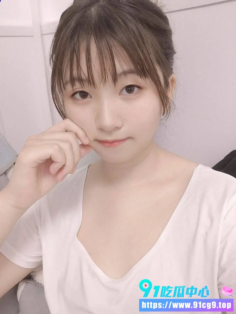 白嫩高颜值清纯大学生私下和老板车震被无套猛操内射 这身材又白又嫩极品到爆 真的太犯规了!4.webp