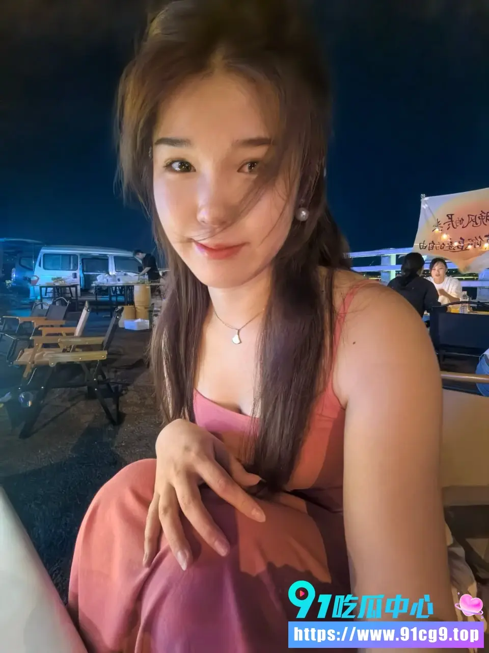 山东财经大学 彭瑾瑜 清纯女大学生被狗链调教 酒店跪舔深喉猛吸鸡巴求肏 (4).webp