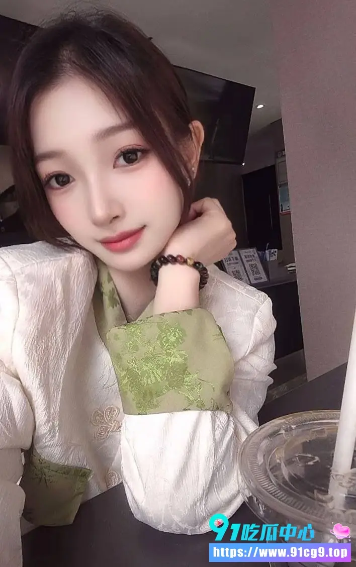 广东潮汕反差甜妹蔡玉婷 分手后被曝出在床上帮男友口交视频泄露 这波口交爆操画面太燃了 欲罢不能!9.webp