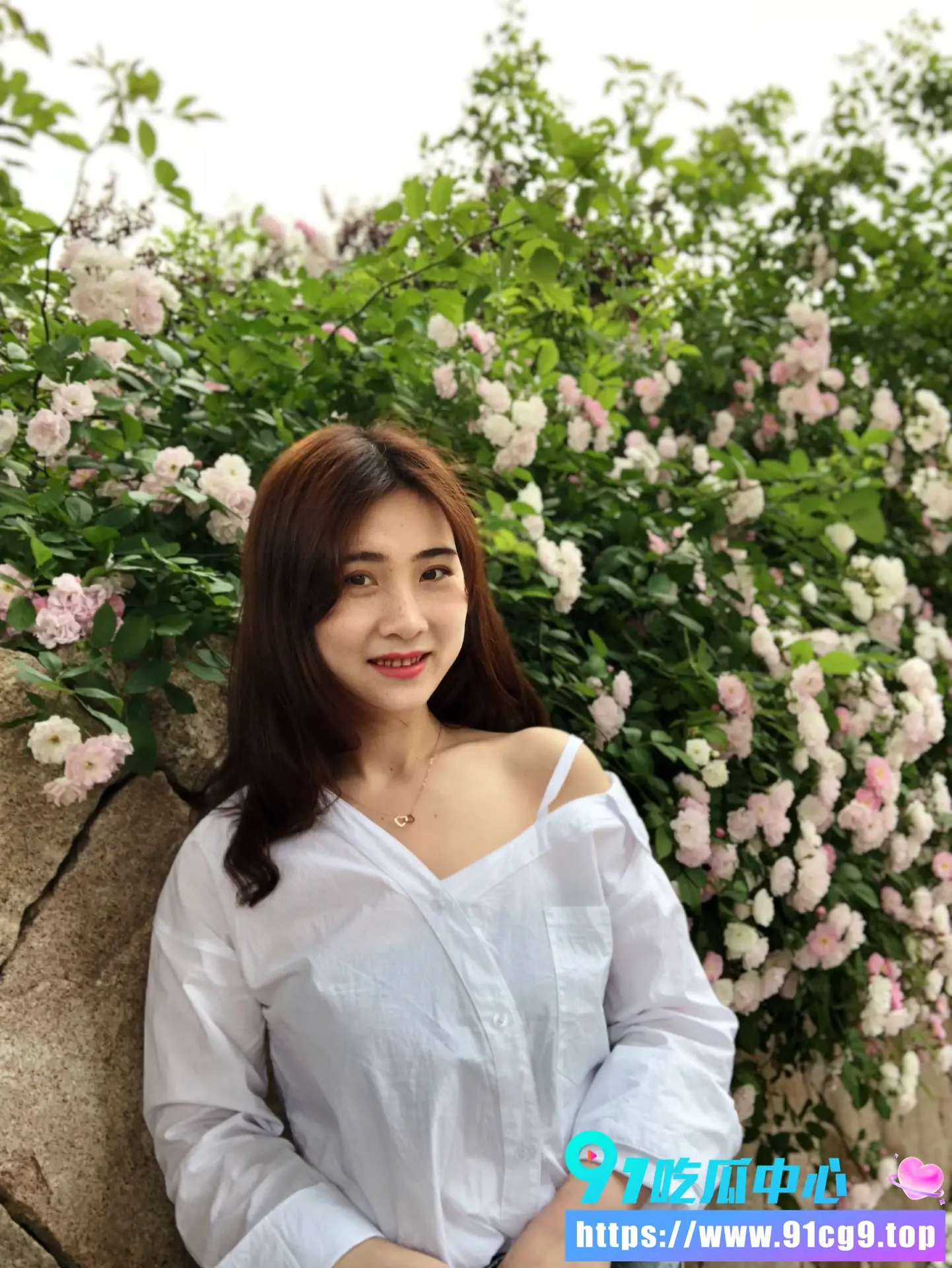 苏州高颜值少妇 姜艺涵 约炮视频曝光 极品人妻饥渴难耐出轨 被炮友各种姿势猛操 (2).webp