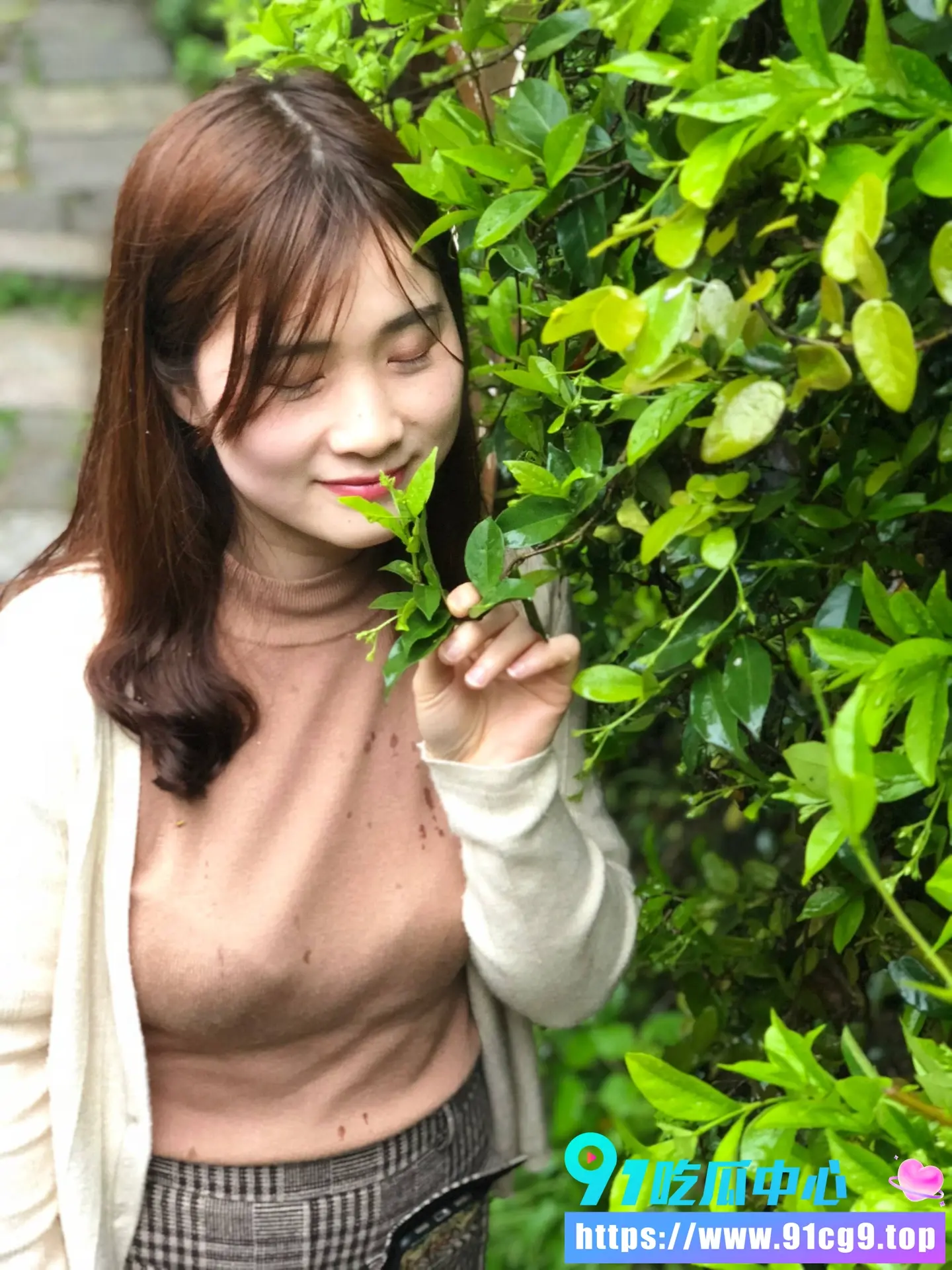 苏州高颜值少妇 姜艺涵 约炮视频曝光 极品人妻饥渴难耐出轨 被炮友各种姿势猛操 (1).webp