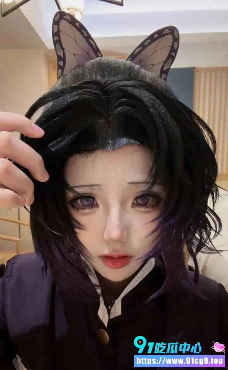 郑州著名coser课余时间去网吧帮人口交 到酒店被金主SM调教后入猛操 黑丝绑缚机器高潮私拍 看得人血脉喷张!7.webp