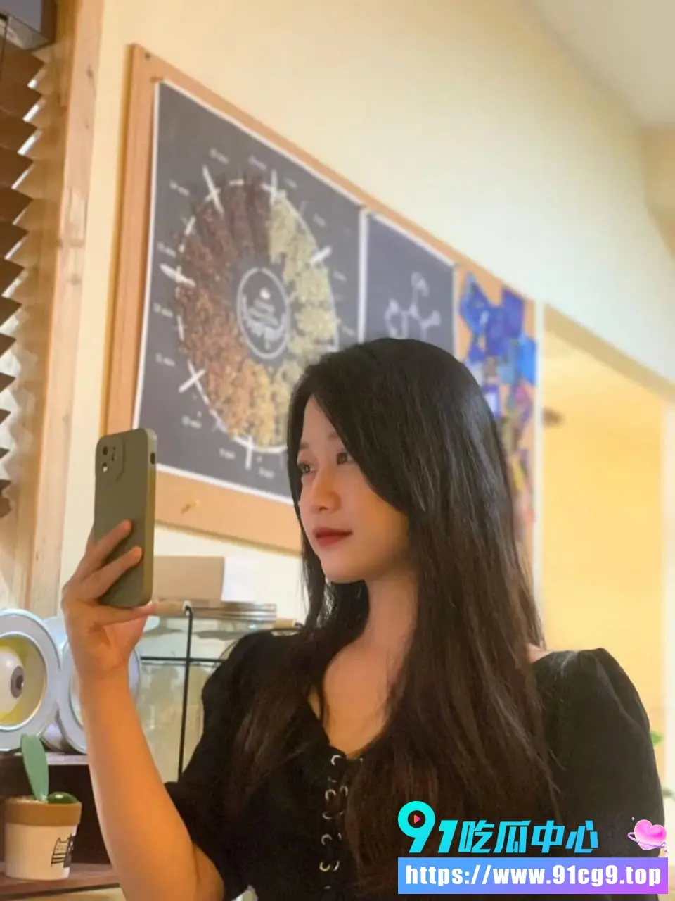 杨家馅饼老板娘辛能能 作为父母不制止儿子出轨的行为 还带着女主的孩子去见男主的小三 ! (11).webp