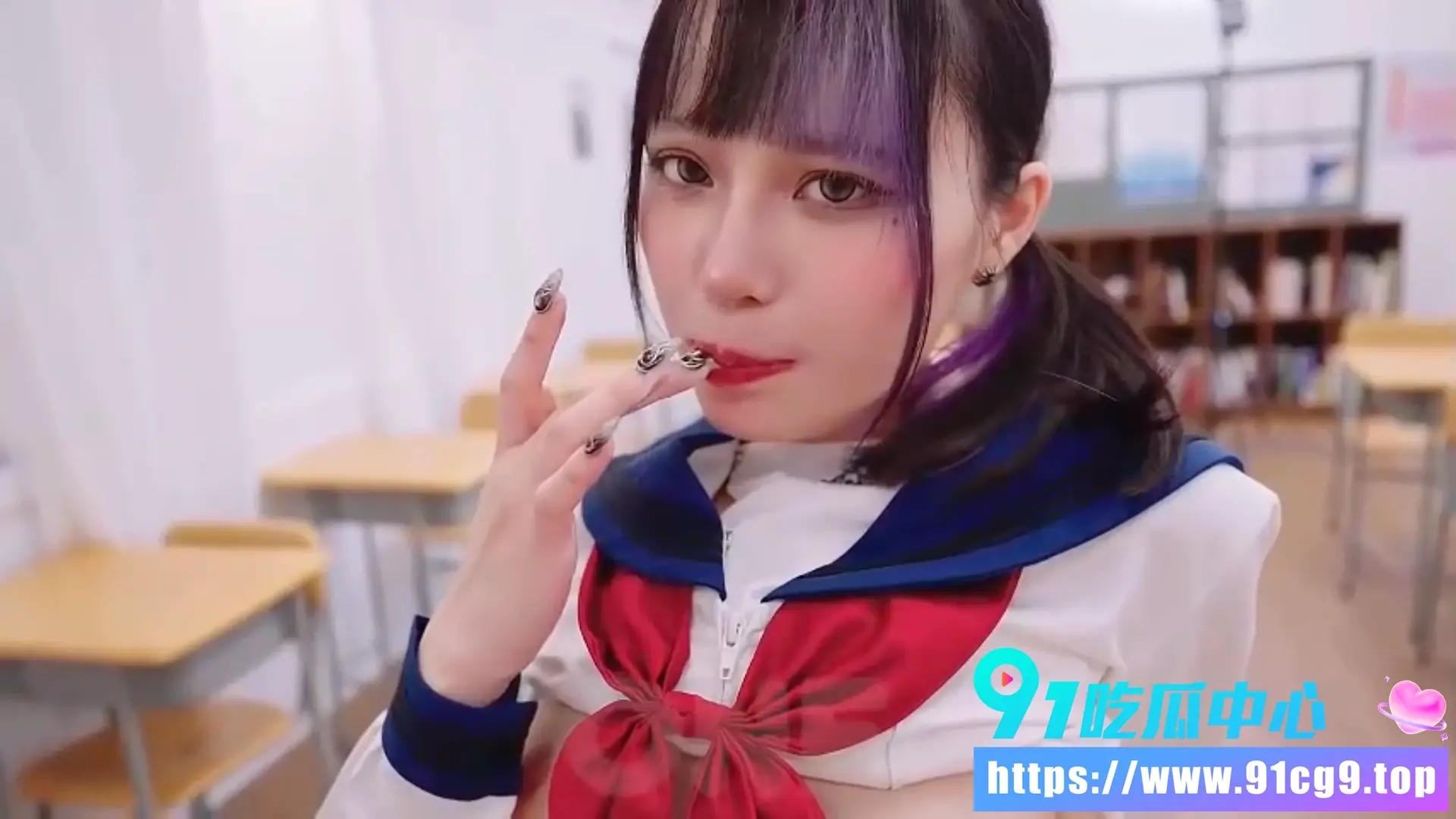 威胁JK学妹萝莉厕所口交!清纯制服萝莉被威胁深喉 最后在教室被无套猛操 内射骚穴到高潮!5.webp