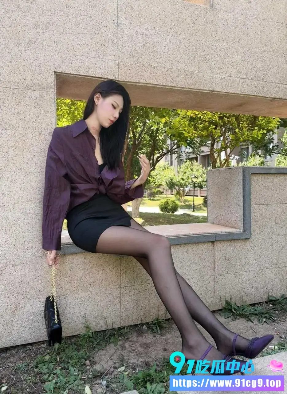 上海极品反差大学生 王萱 出轨找金主 男友发现骚逼越来越松 调查后愤怒全网曝光💚 (2).webp