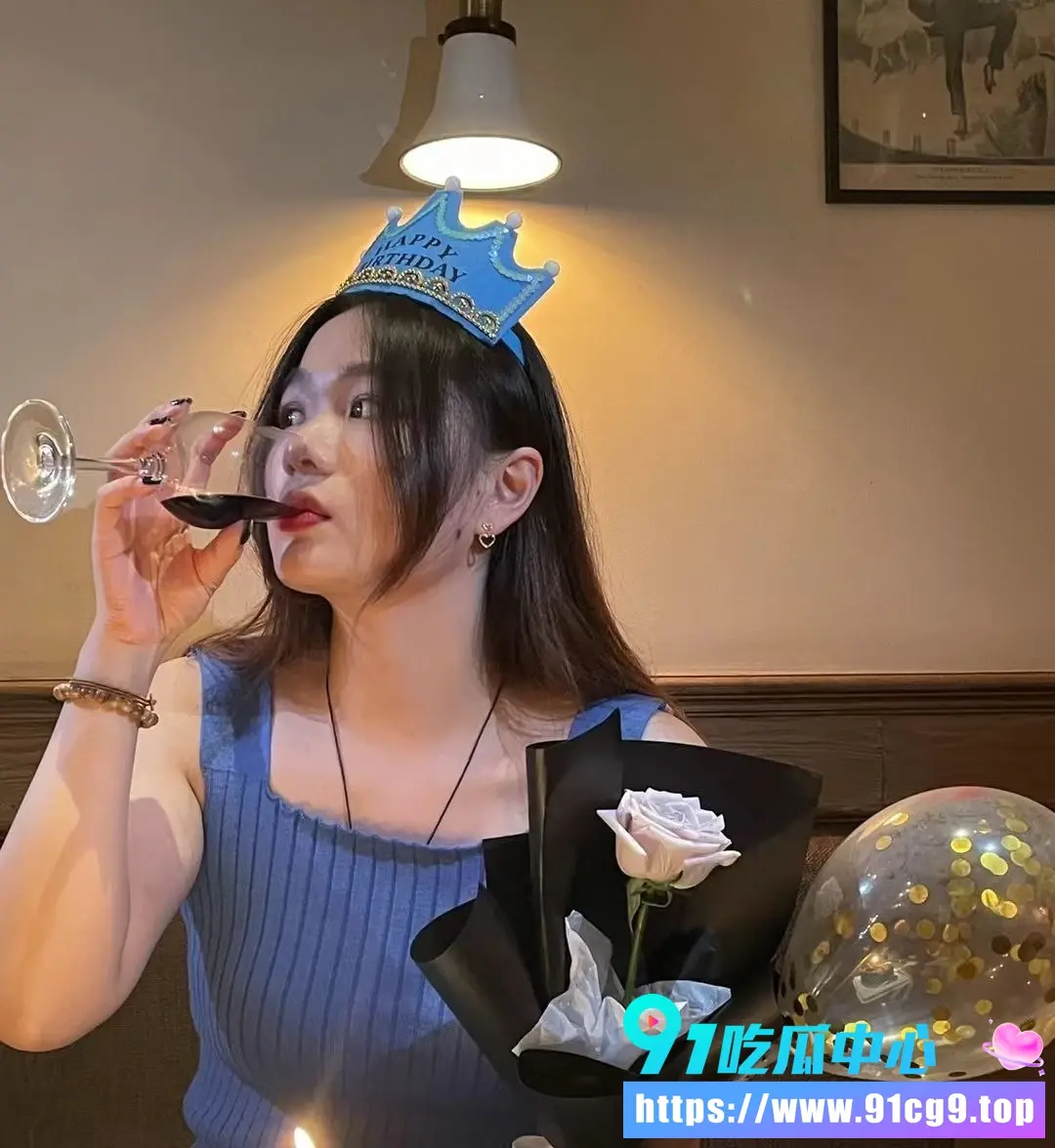 山东职业大一女生 张嘉怡 私密做爱视频流出 表面乖乖学生妹私下夜场做技女 尺度大胆全程真实 (5).webp