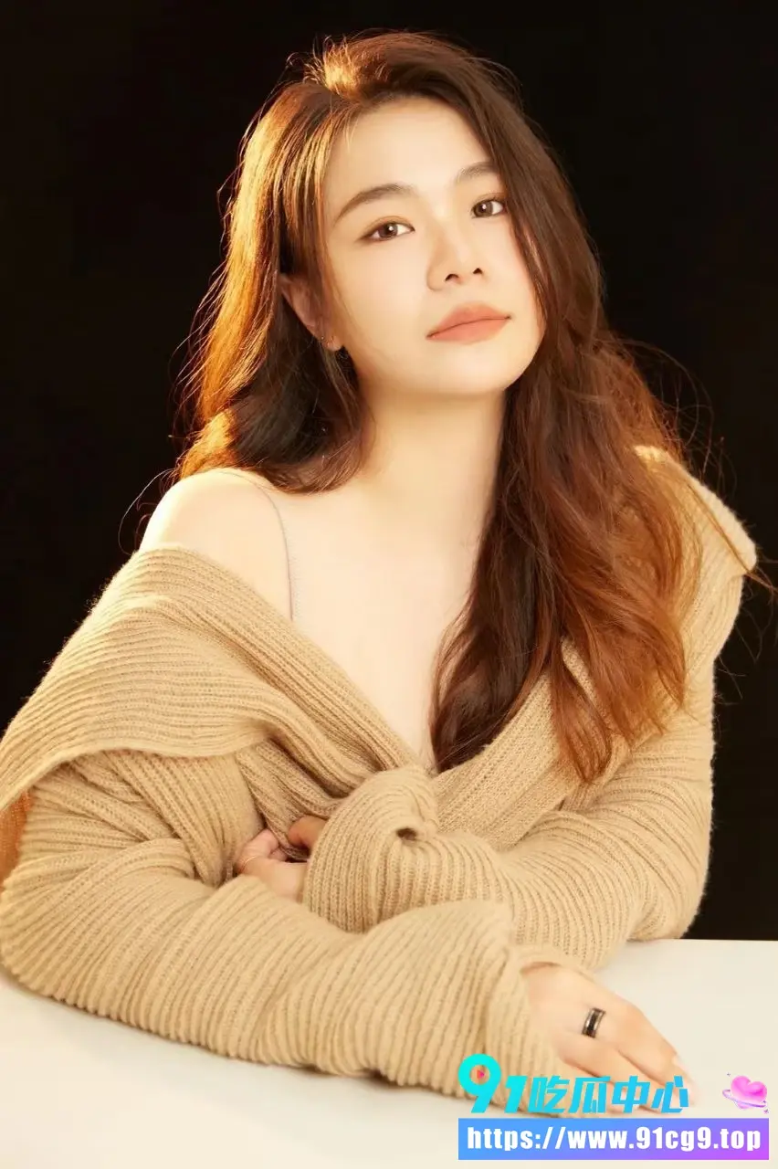 山东职业大一女生 张嘉怡 私密做爱视频流出 表面乖乖学生妹私下夜场做技女 尺度大胆全程真实 (4).webp