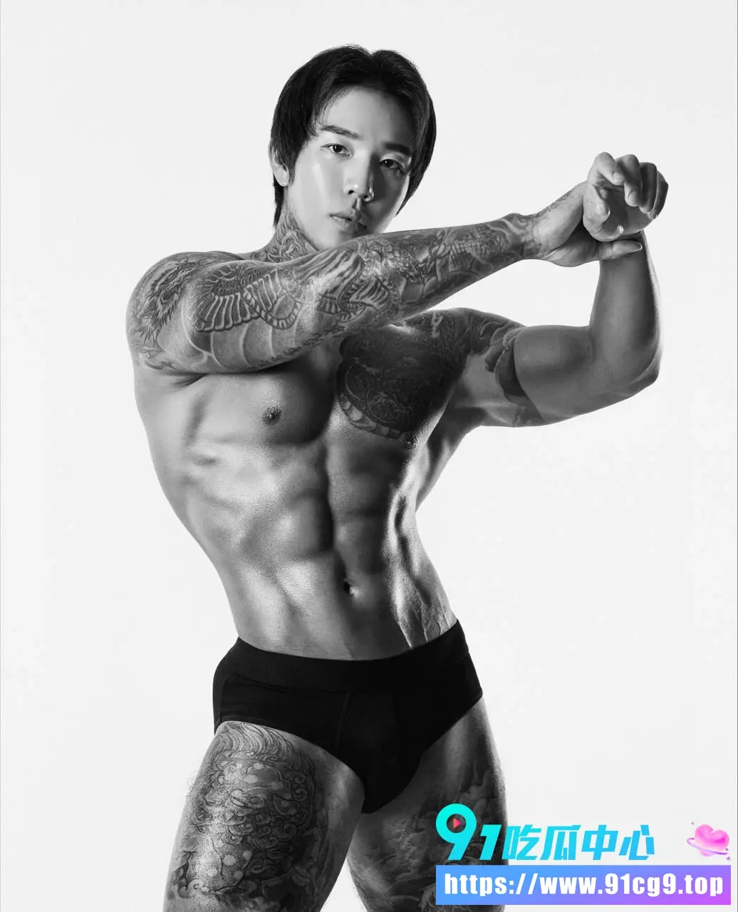 X平台爆火韩国网红Louis_korea 从39万粉丝gay圈男神 到芭提雅落网 300g K粉+不雅视频被抓! (3).webp