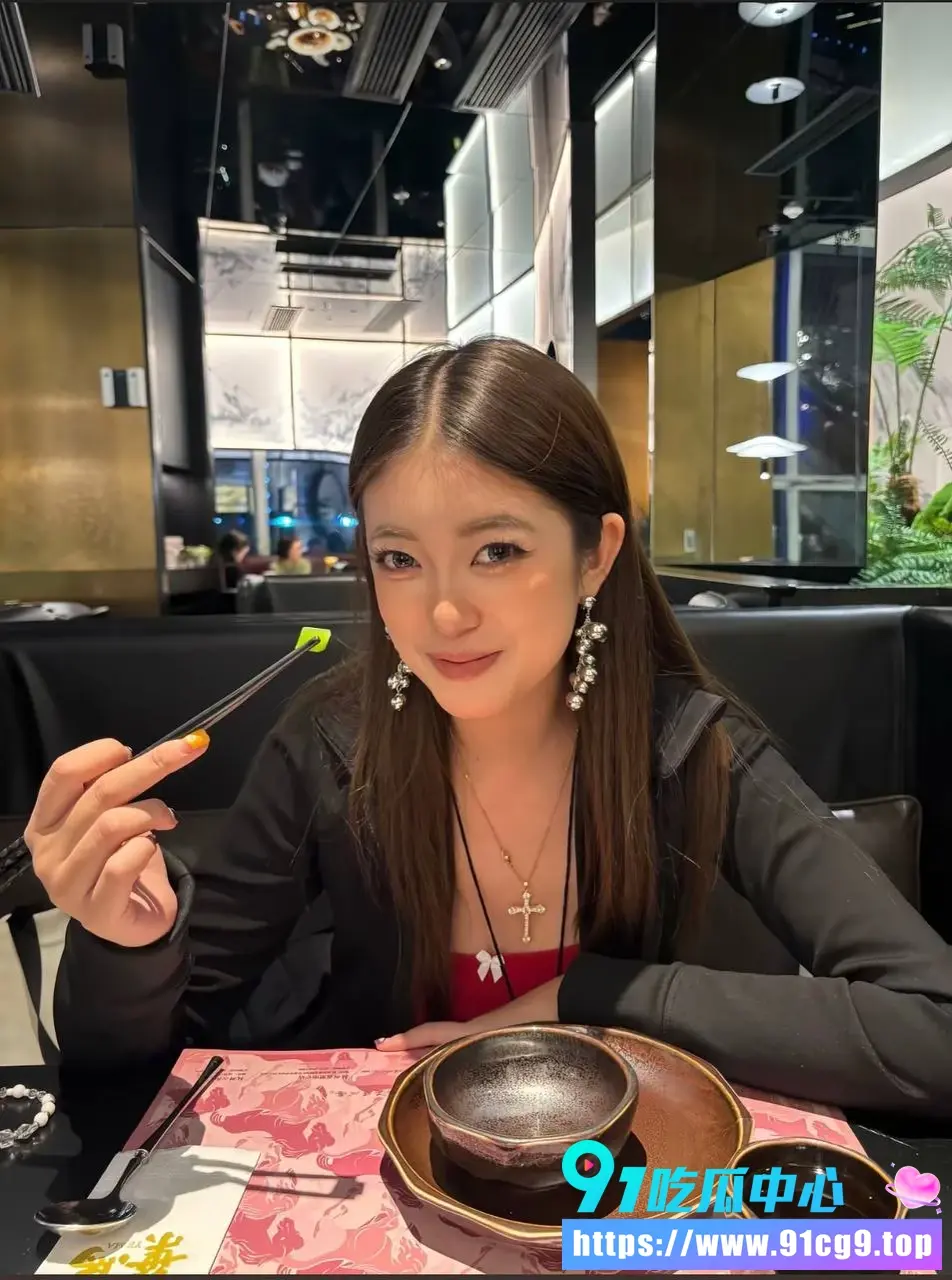 23岁抖音美少女Ma meliya 前男友太离谱 赌博骗走50万还出轨新欢同居 对峙现场果断退出! (4).webp
