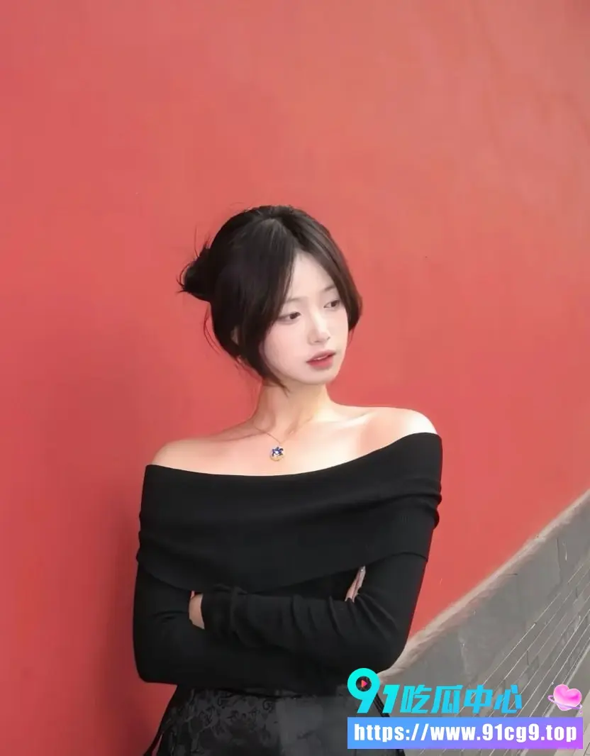 徐州云龙区幼师苏雨薇 与男友性爱视频曝光!趴着被后入猛干 和正面突破各种姿势做爱 (1).webp
