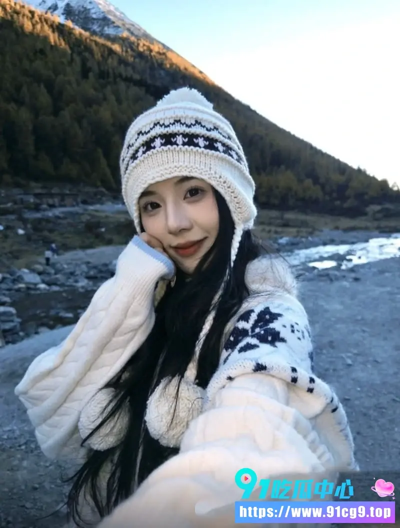 四川04年清纯小妹 谭郑萱 出租屋被大神猛干到喷水完整版 骚穴太嫩了看一次硬一次3.webp