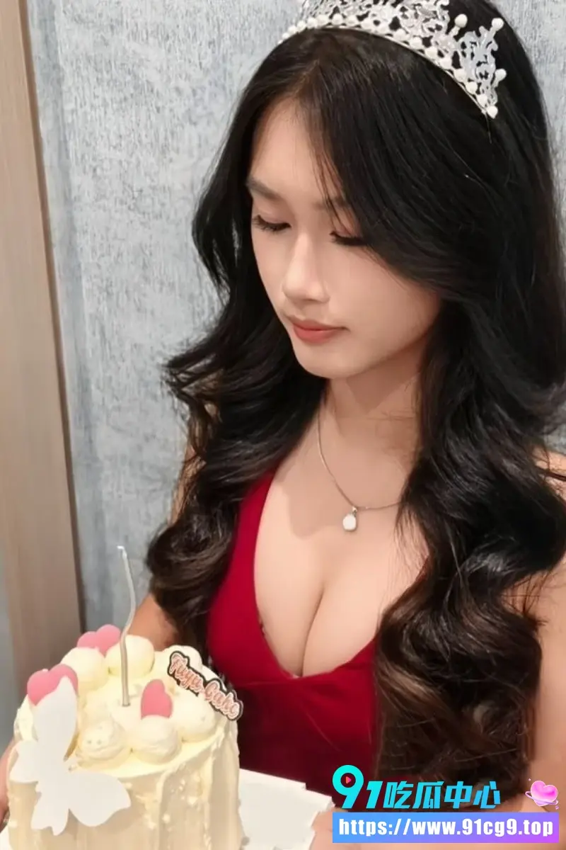 海南某高校学妹 杨曼妮 情侣私拍泄密 上位骑乘极致榨精 露脸口交骚劲拉满6.webp