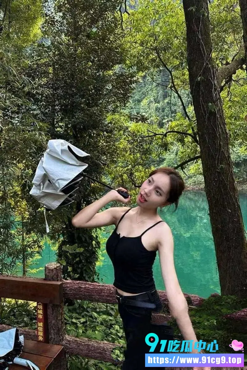 深圳大学经济系系花 吴悦茹 酒店开房骚话连篇喊爸爸求操 极致反差让人血脉喷张 (2).webp