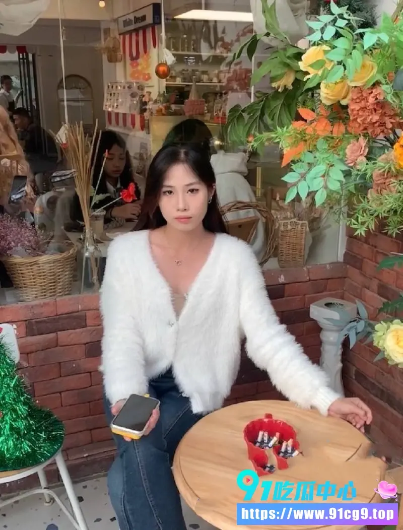 留学生薇薇性爱视频流出 反差骚母狗深喉口交 把男友鸡巴吃得油光水滑太骚了6.webp
