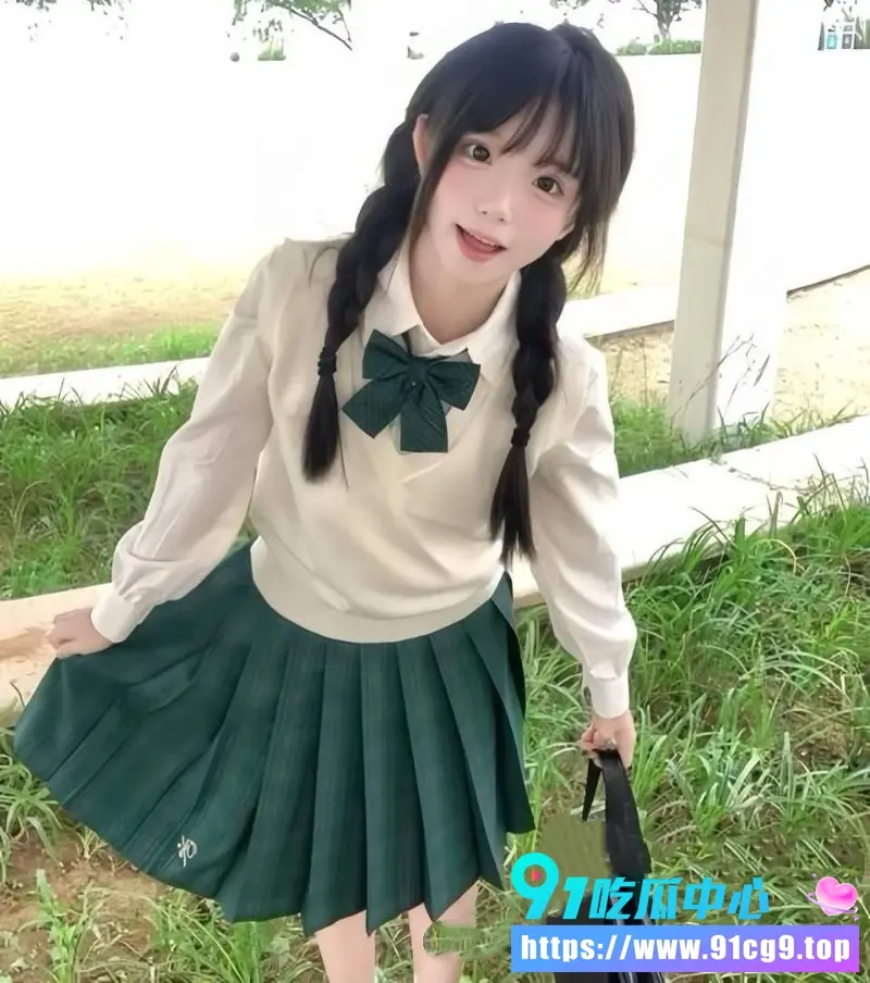 成都商学院大四 宋依依 下海私密视频曝光 清纯学姐翘臀后入狂操反差太骚.webp