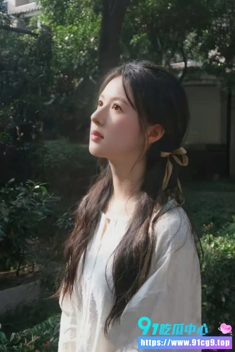 顶级反差婊 小桃 厨房野战SM新片 狗爹后入爆操蕾丝吊带 (2).webp