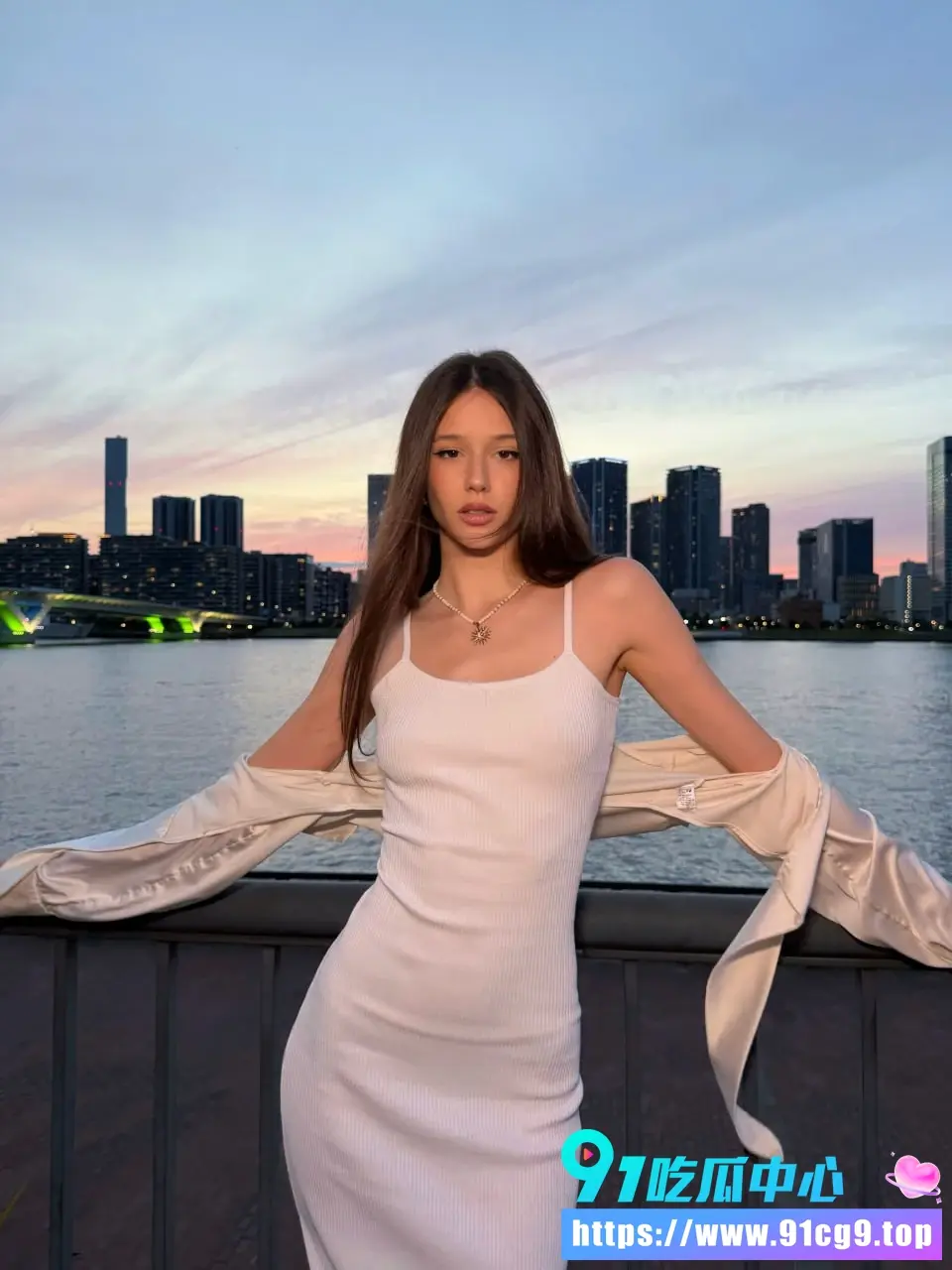 日本当红球星中村敬斗意大利模特女友Samantha Frison竟是OF平台前博主 网友心疼刷屏要求分手! (7).webp