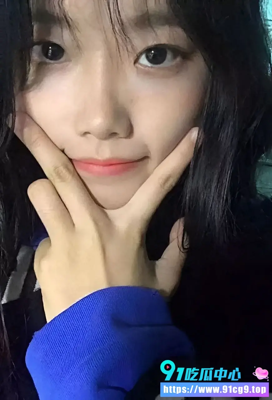 成都甜美少女徐静然露脸被男友调教 跪地深喉口交足交 叫床超诱人看完根本把持不住!5.webp