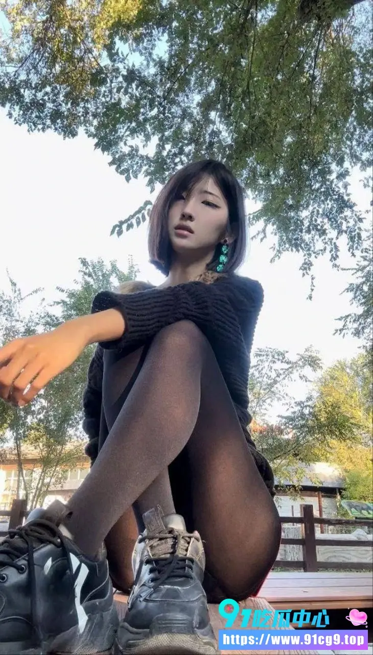 反差短发母狗 行简 !黑丝鱼网高跟后翘臀疯狂诱惑 简直是男人的精盆! (4).webp